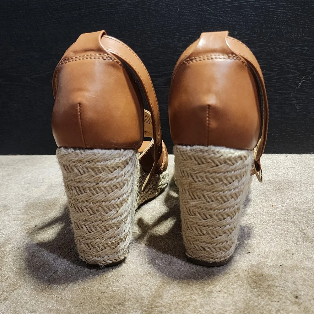 Women's Tan Wedge Sandals Sz 7.5 - Picture 7 of 11